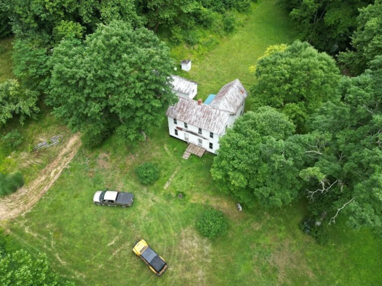 100 Acres of Land and a Farmhouse in Looneyville, West Virginia