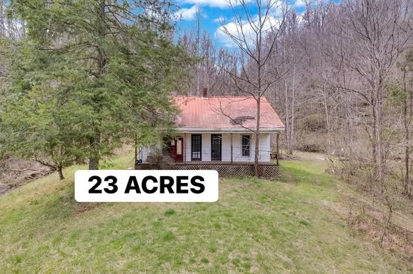 23 Acres of Off-Grid Hilltop Land in Liberty, Tennessee