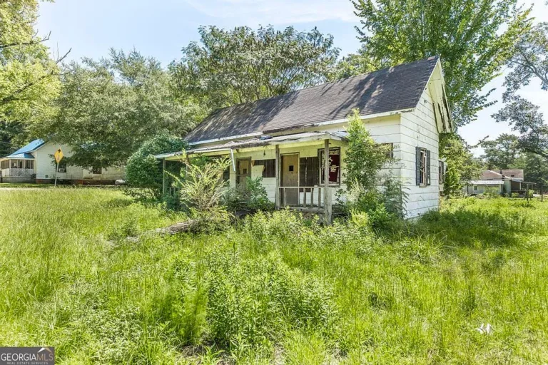 Classic Home on a Spacious Lot Ready for Your Vision!