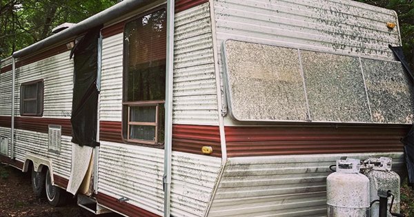 Homeless woman rebuilds camper to cozy home