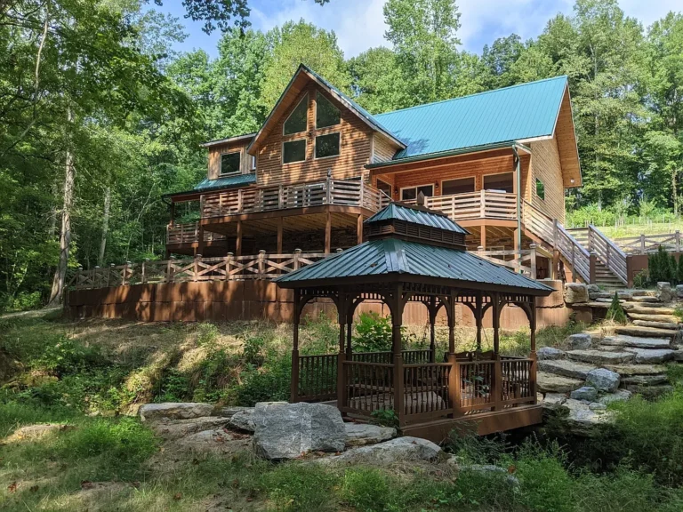 Luxury Tennessee Cedar Home Auction