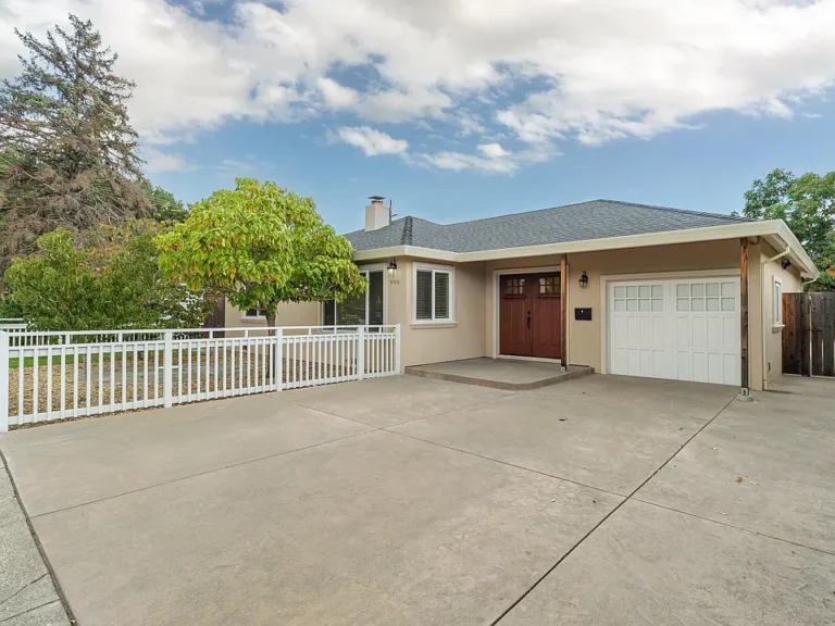 Beautifully Remodeled 3-Bedroom Home for Lease $4,975