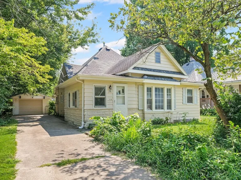 Charming 3-Bedroom Home in Danville!