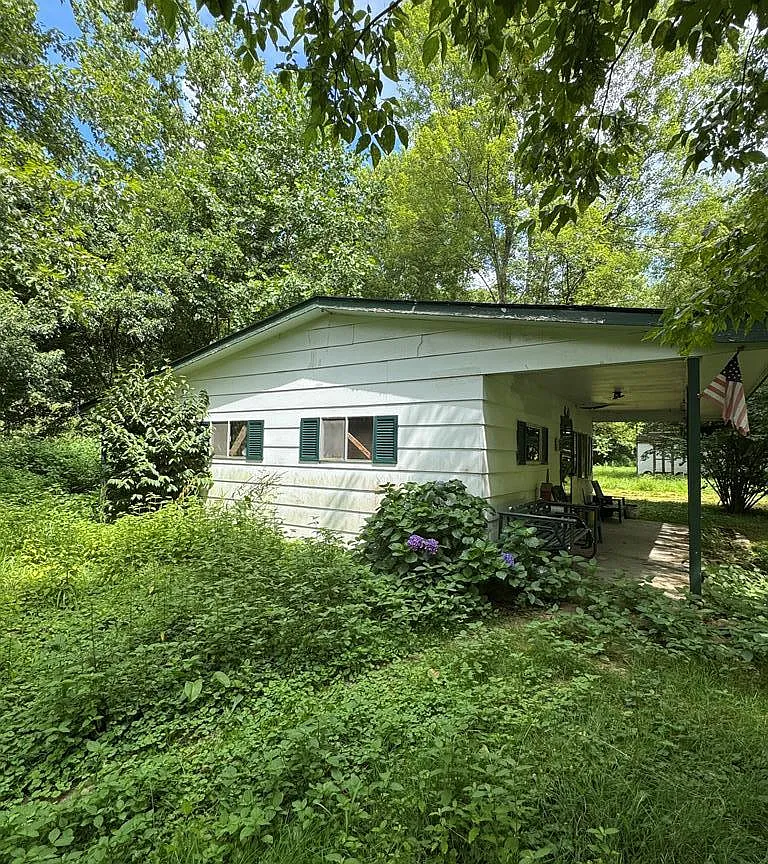 Endless Potential on 3.3 Acres