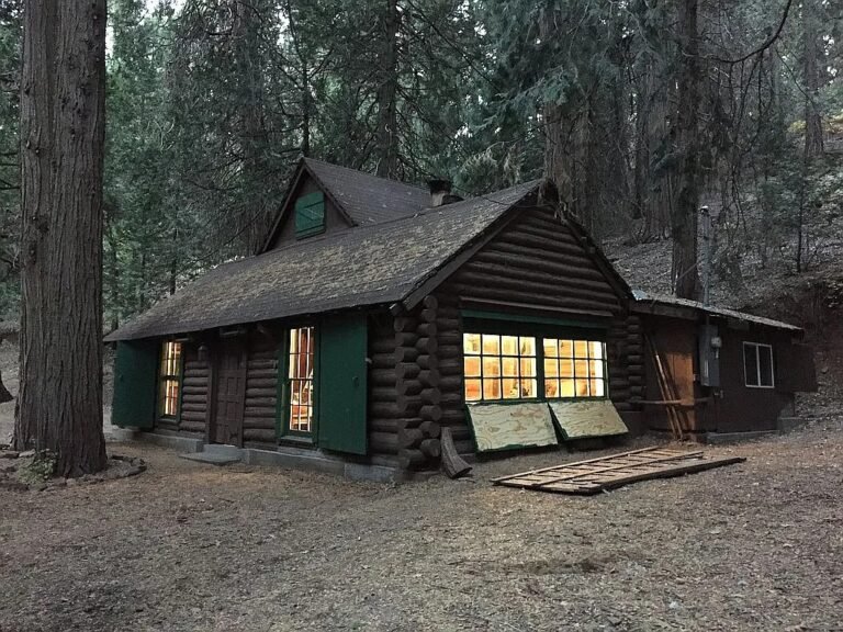 Cozy Log Cabin in Wofford Heights, California