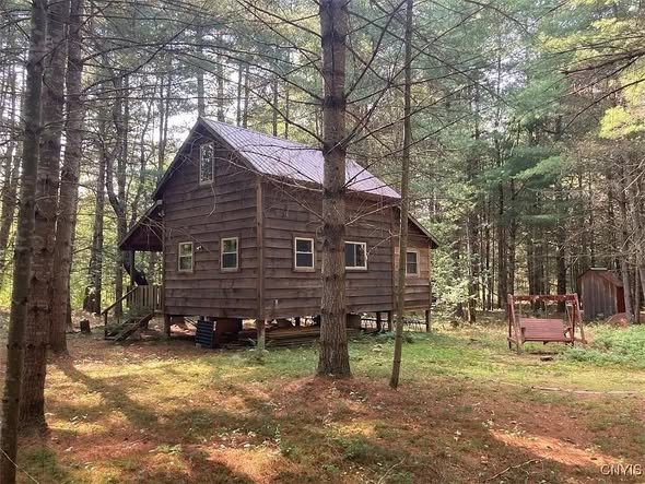 Cottage with 36.1 Acres in Greig, New York