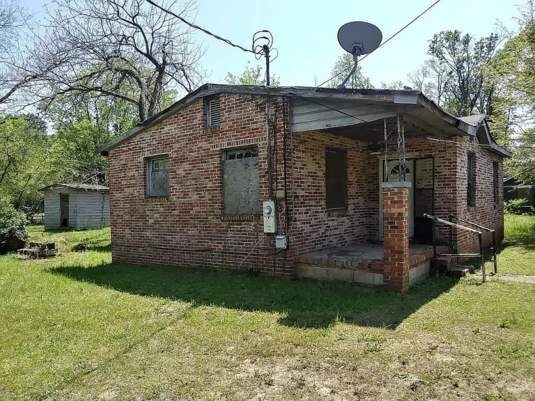 Investor Special in a Rapidly Growing Montgomery Neighborhood