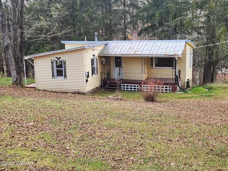 Charming Dushore Fixer-Upper