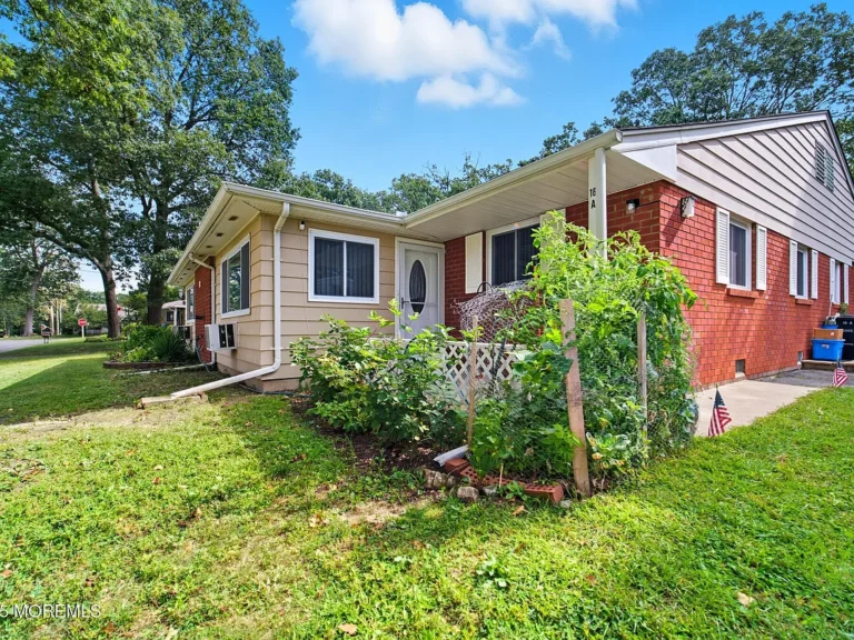 – Your Ideal 55+ Community Retreat!