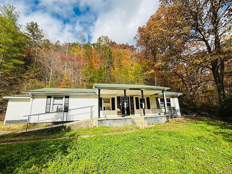 3-Bedroom Investment Opportunity on 4.38 Acres of Prime Land