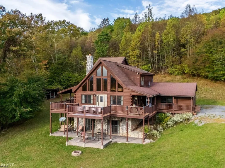 Luxury 5-Bedroom Log Cabin with Panoramic Mountain & Valley Views Near Canaan Valley