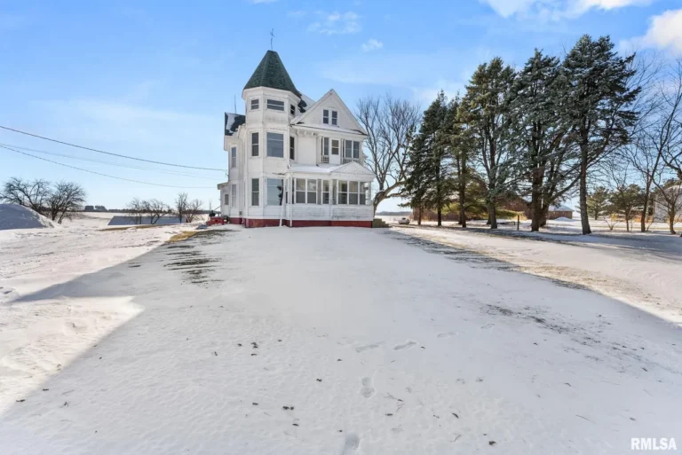 A 1908 Farmhouse on 5 Acres for Just $225K