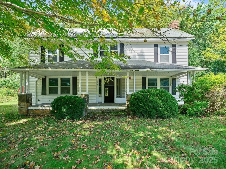 INVESTOR ALERT! MOTIVATED SELLER! Restore a Piece of Appalachian History in the Heart of Jacks Creek $115,000