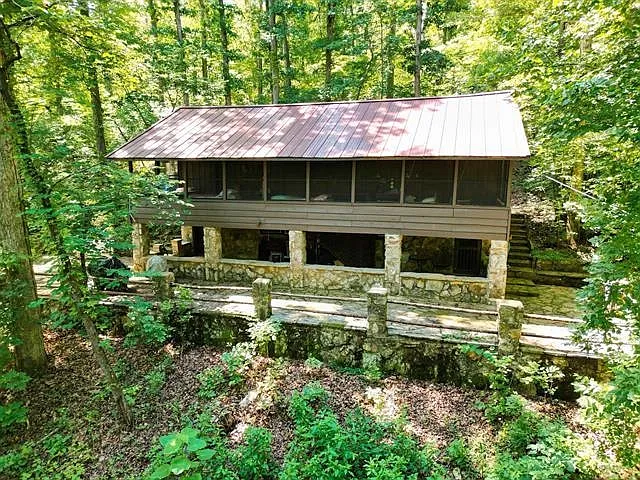 Historic 1937 Ozark Mountain Cabin on Wahpeton Hill Near Spring River
