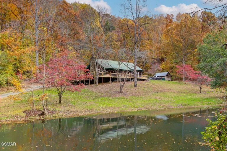 Log Cabin on 11.3 Acres in Seymour, Tennessee