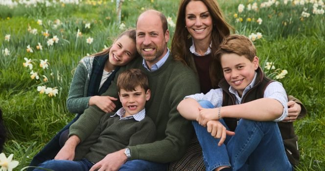 Prince William and Kate’s Christmas card photo sparks fan backlash