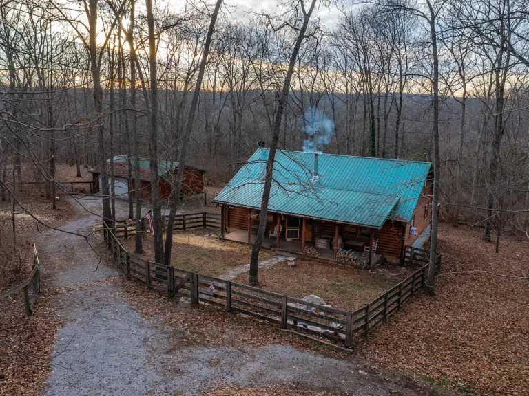 Where Cabin Charm, Comfort, and Calm Converge