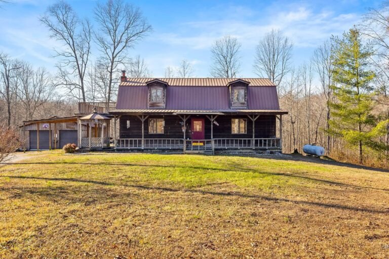 Roundhill Kentucky Country Home on 16.3 Acres