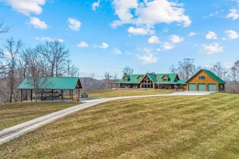 Home with 321.5 Acres in Grayson, Kentucky