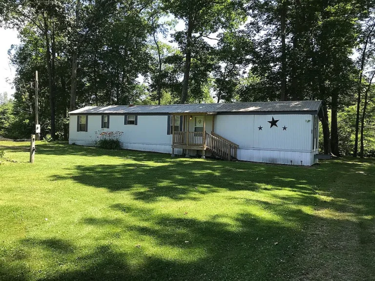 Serene Creekside Living on Over 22 Acres Near Meadville