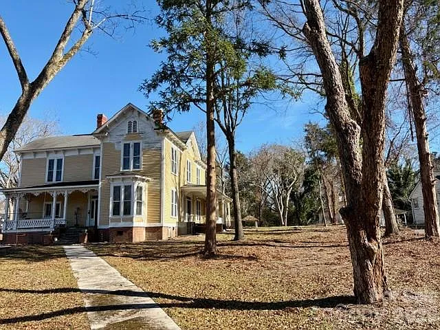 Victorian Elegance Awaiting Revival