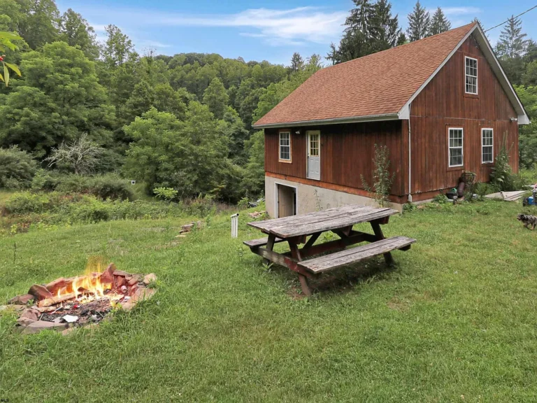 A Private Appalachian Retreat