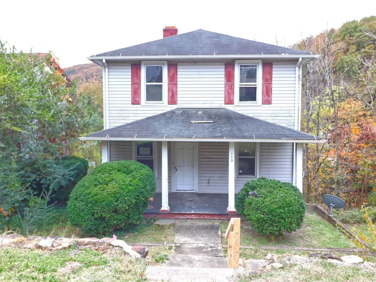 HUD-Owned Opportunity With Renovation Potential in Clifton Forge