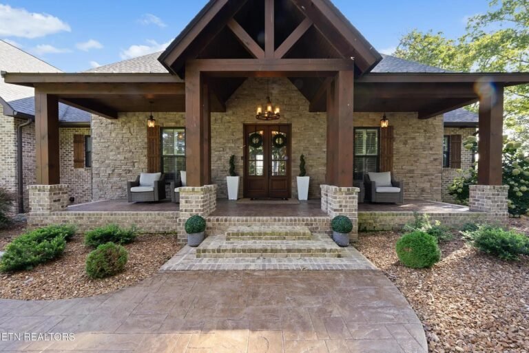 129-Acre Horse and Cattle Farm with Luxury Main Home in Crossville, Tennessee