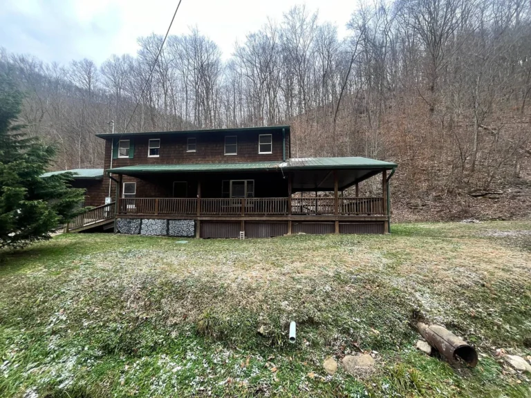 Home with 7.01 Acres in Belle, West Virginia