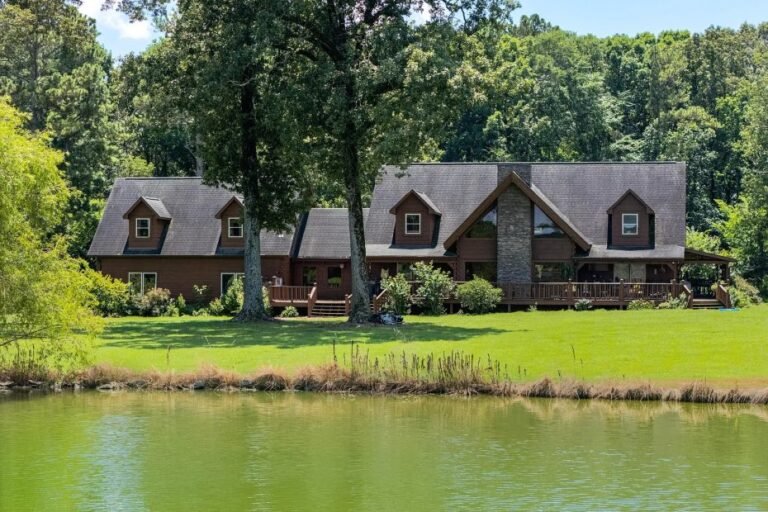 Home with 106 Acres in Cleveland, Tennessee