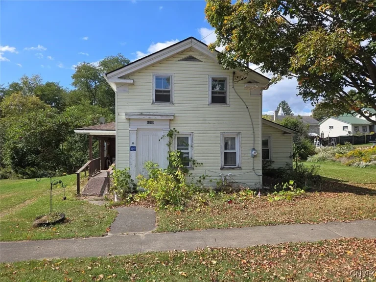 Comfortable Country Living in the Heart of Rushford