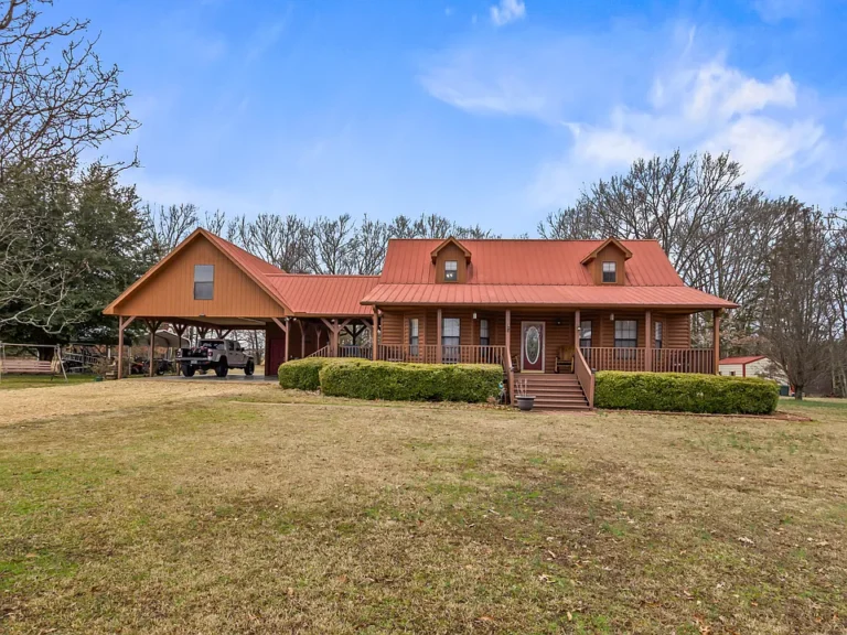 Hilltop Serenity on 7 Acres in Wren — A Rare Blend of Comfort, Space, and Stunning Views        $285,000