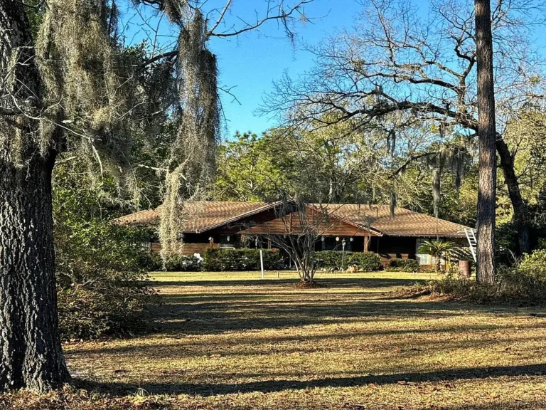 4-Bedroom, 2-Bath Ranch on 1.57 Acres in Middleburg