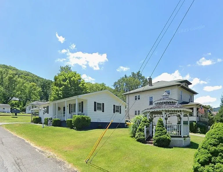 Riverfront Living in Hinton, WV — Charming Single-Story Ranch on the Greenbrier River $150,000