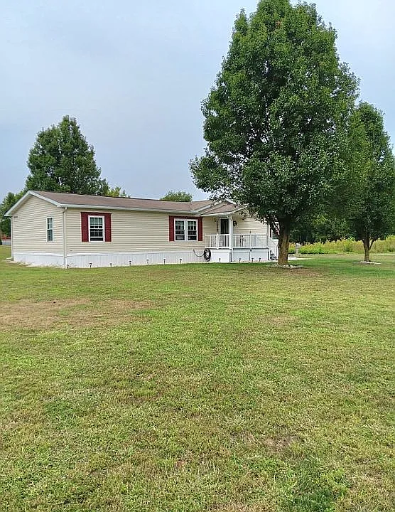 Welcome to easy living in a peaceful country setting!$159,900